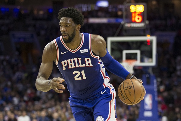Joel Hans Embiid espera que su carrera solo juegue para los 76ers de Filadelfia